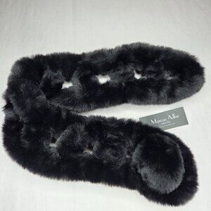 NWT Marcus Adler Women's Faux Fur Pom Pull-Through Collar Scarf OS